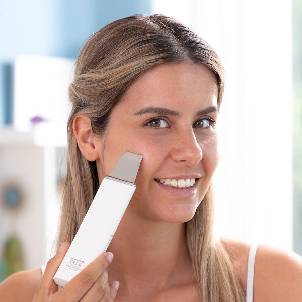 4-IN-1 Ultrasonic Facial Cleaner