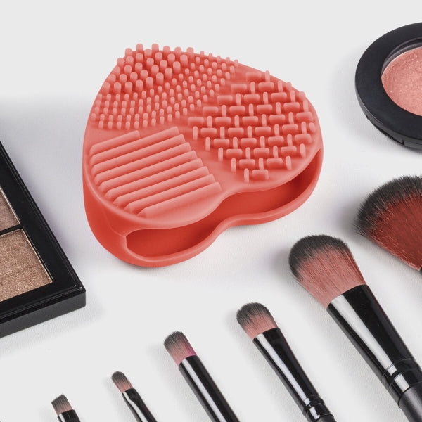Make-up Brush Cleaner Heart