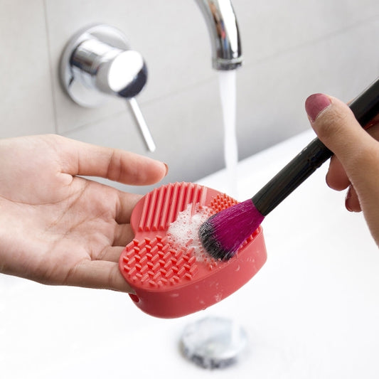 Make-up Brush Cleaner Heart